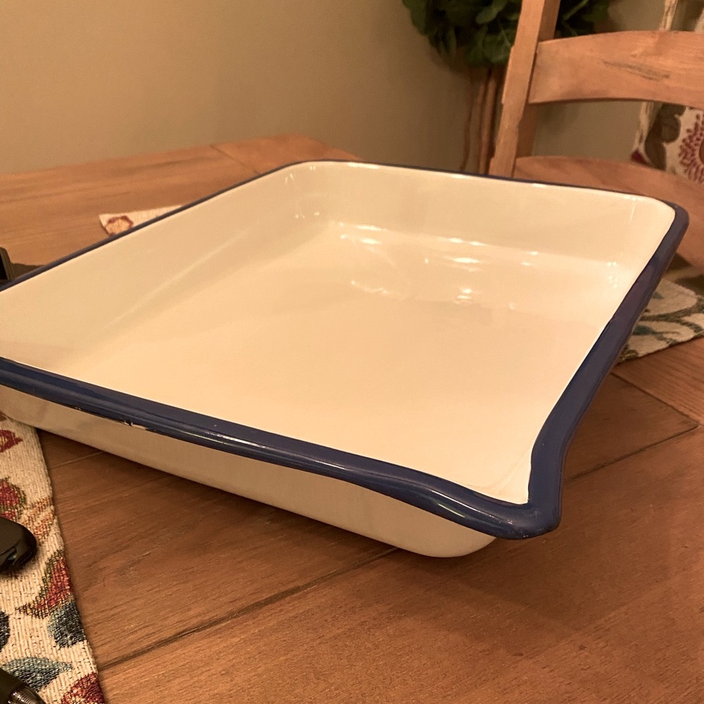 Vintage Enamel Tray w/built in pour spout